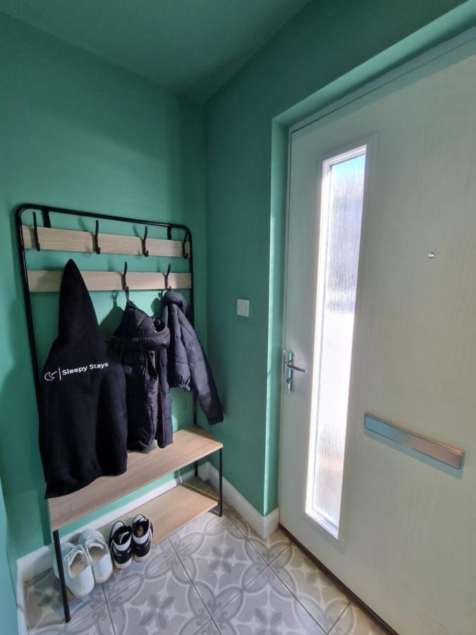 3 Bedroom Stylish Home Merthyr Мертир-Тидвилл Экстерьер фото